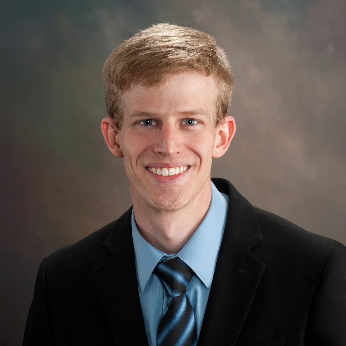 Headshot of Eric Roberts
